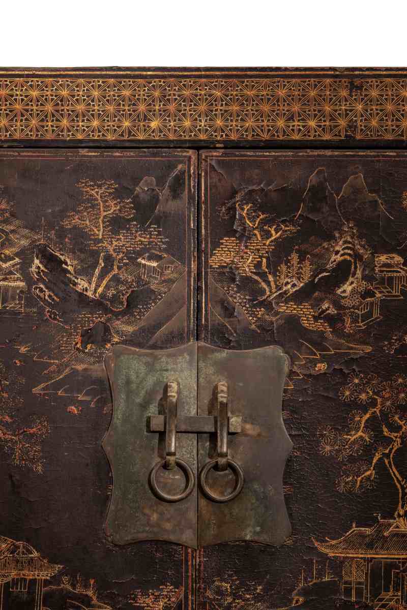 清 黑漆描金山水人物方角柜 - 图4
