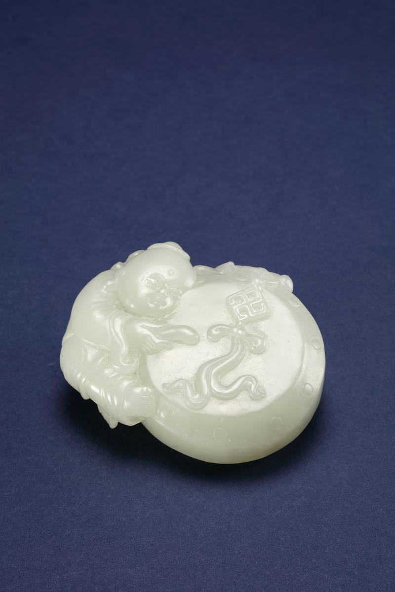 清 白玉童子戏鼓摆件 - 图5