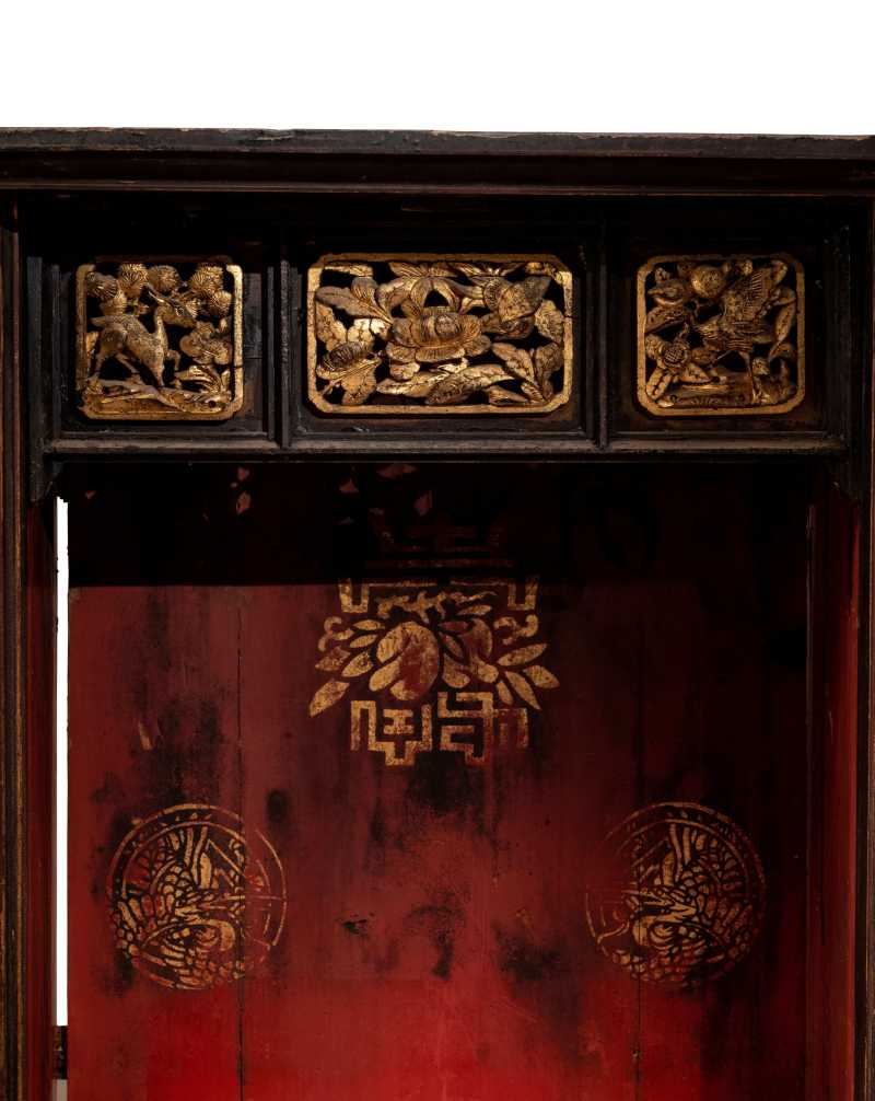 清早期 黑漆描金佛柜 - 图4