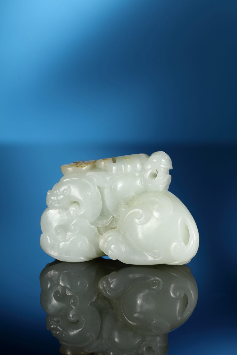当代 “招财纳福”和田玉貔貅把件