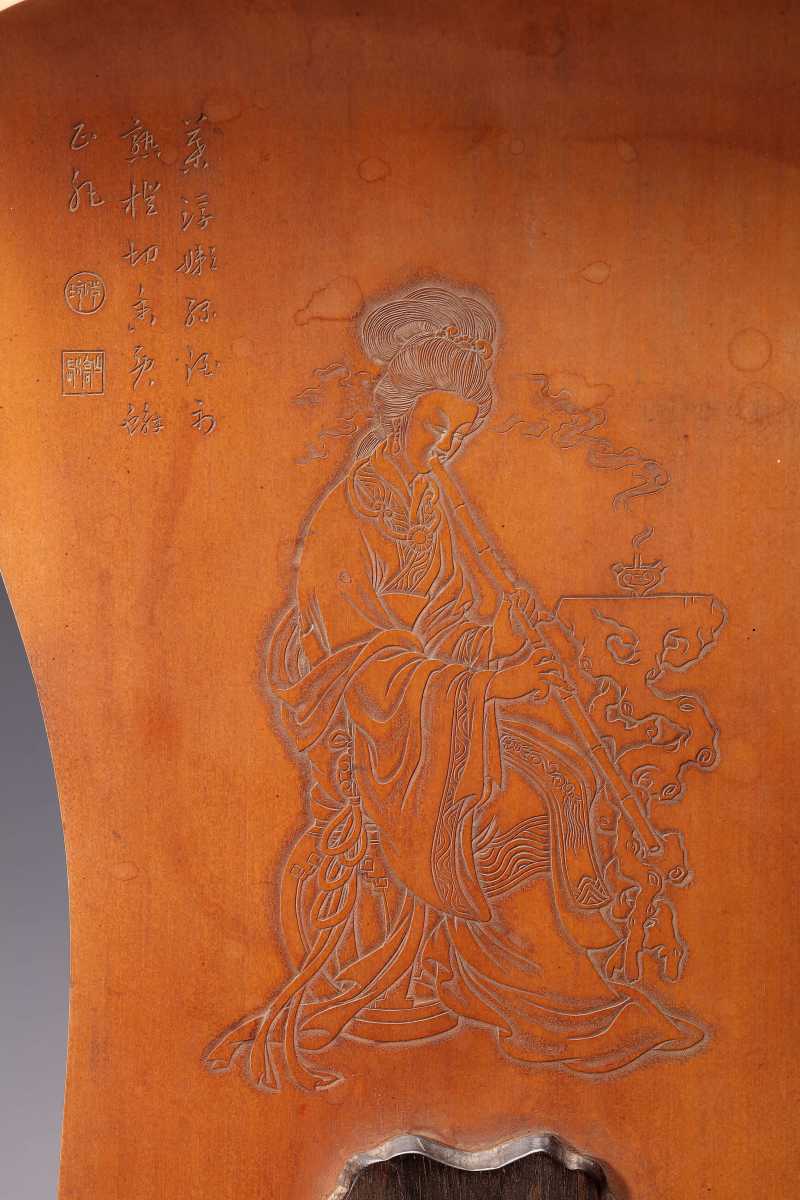 清 杨沂孙 竹黄仕女图执扇 - 图4