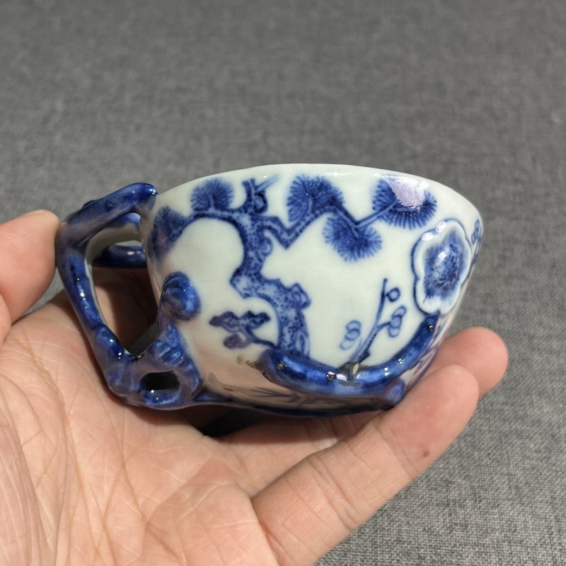 清中期青花梅花压手杯 - 图4