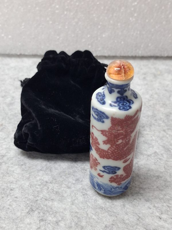 清中期青花釉裏紅龍紋鼻煙壺 - 图2