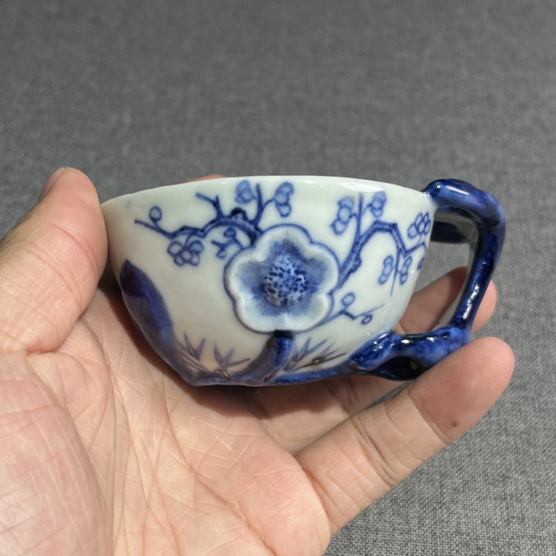 清中期青花梅花压手杯 - 图6