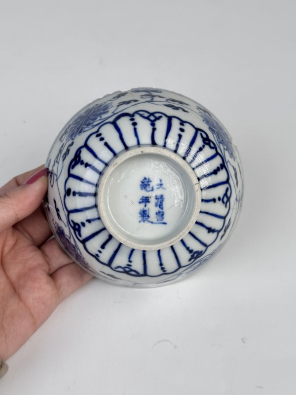 清宣统 青花缠枝莲纹碗 - 图9