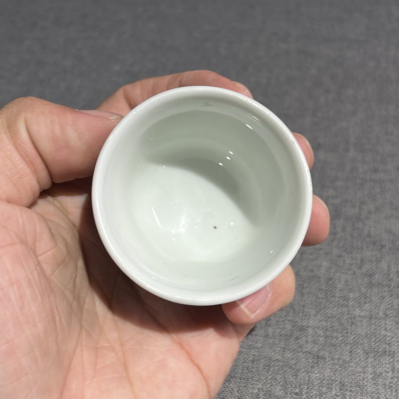 清乾隆青花八宝纹铃铛杯 - 图7