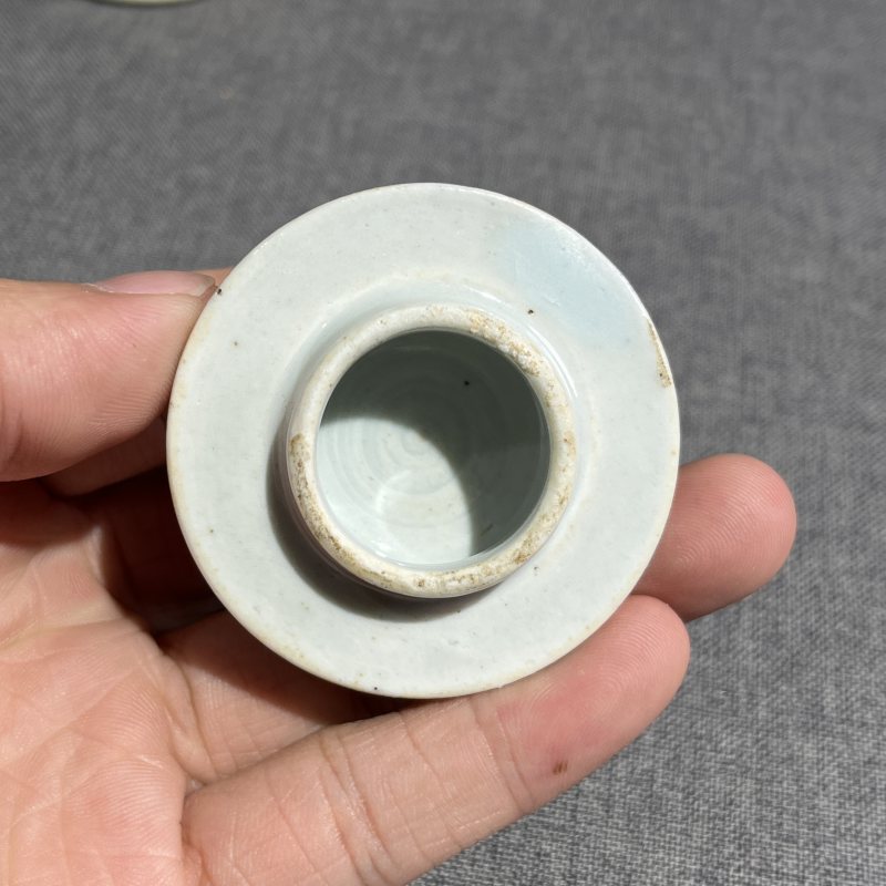 清乾隆广彩人物盖罐 - 图6