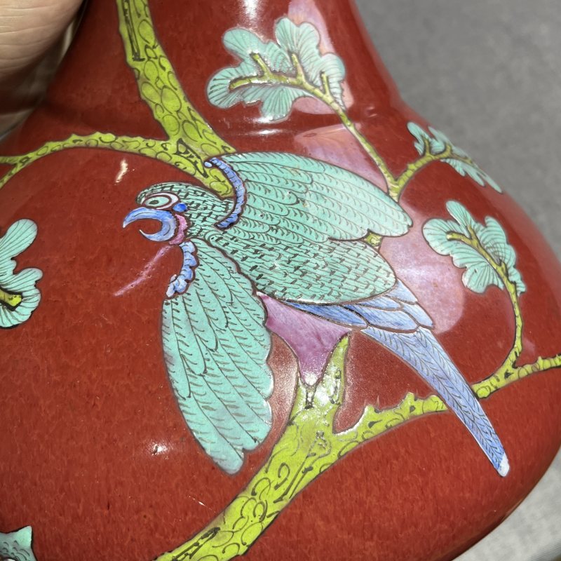 清中期红釉花鸟赏瓶 - 图5