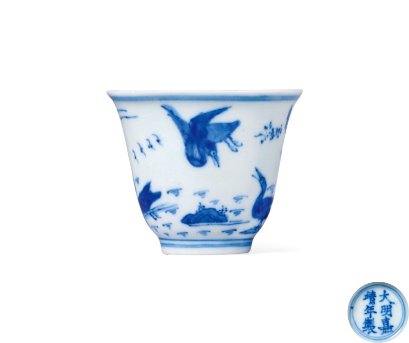 明嘉靖 青花蘆雁圖杯
