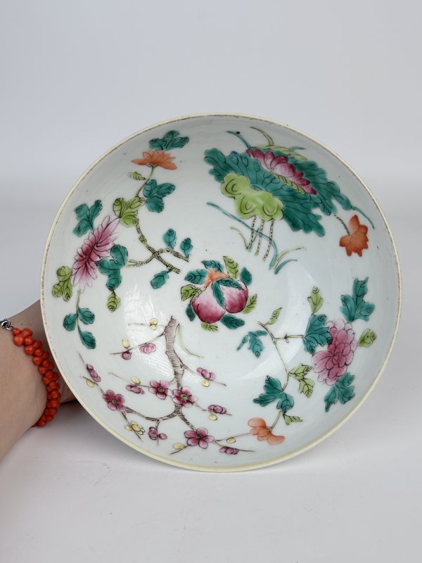 清中晚期粉彩四季花卉纹高足碗 - 图3