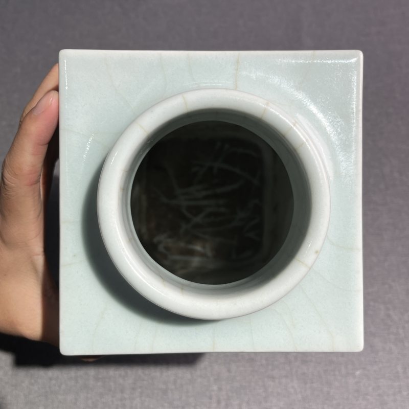 清光绪粉青釉八卦琮式瓶 - 图9