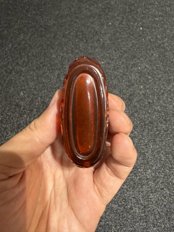 清中期蜜蠟人物故事煙壺 - 图6