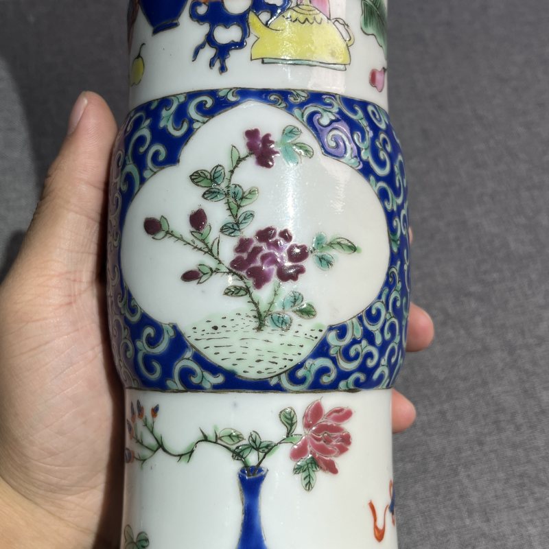 清晚期粉彩花卉花觚 - 图5