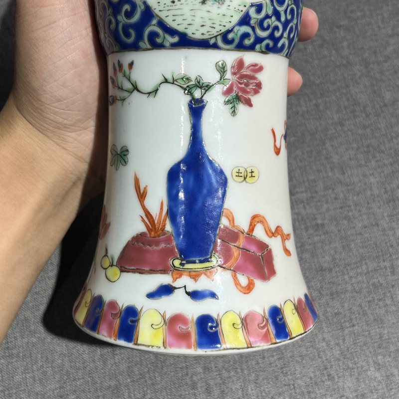 清晚期粉彩花卉花觚 - 图6