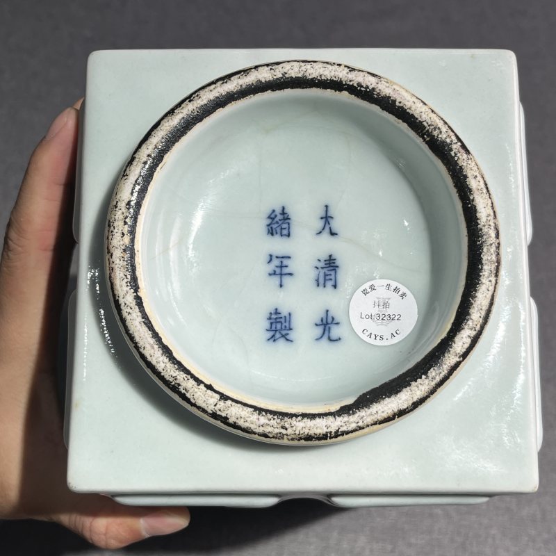 清光绪粉青釉八卦琮式瓶 - 图11