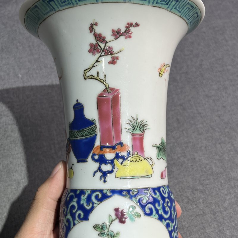 清晚期粉彩花卉花觚 - 图7