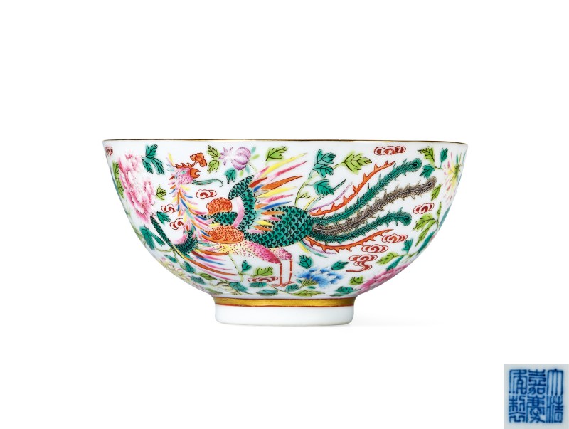 清嘉慶 粉彩龍鳳穿花碗