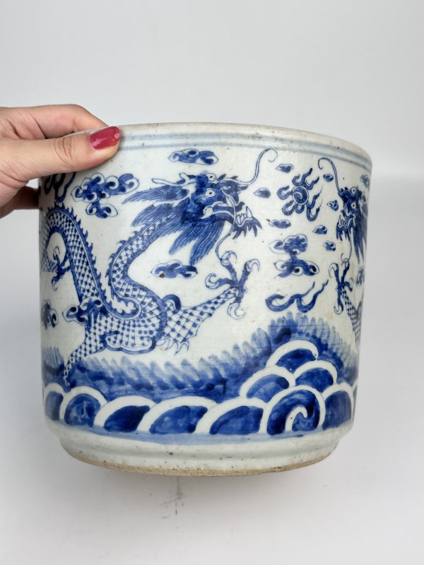 清中晚期青花二龙戏珠纹筒式炉 - 图6