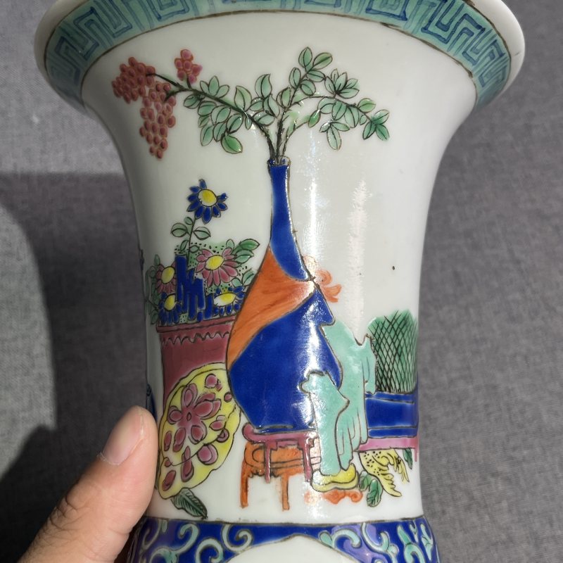 清晚期粉彩花卉花觚 - 图10