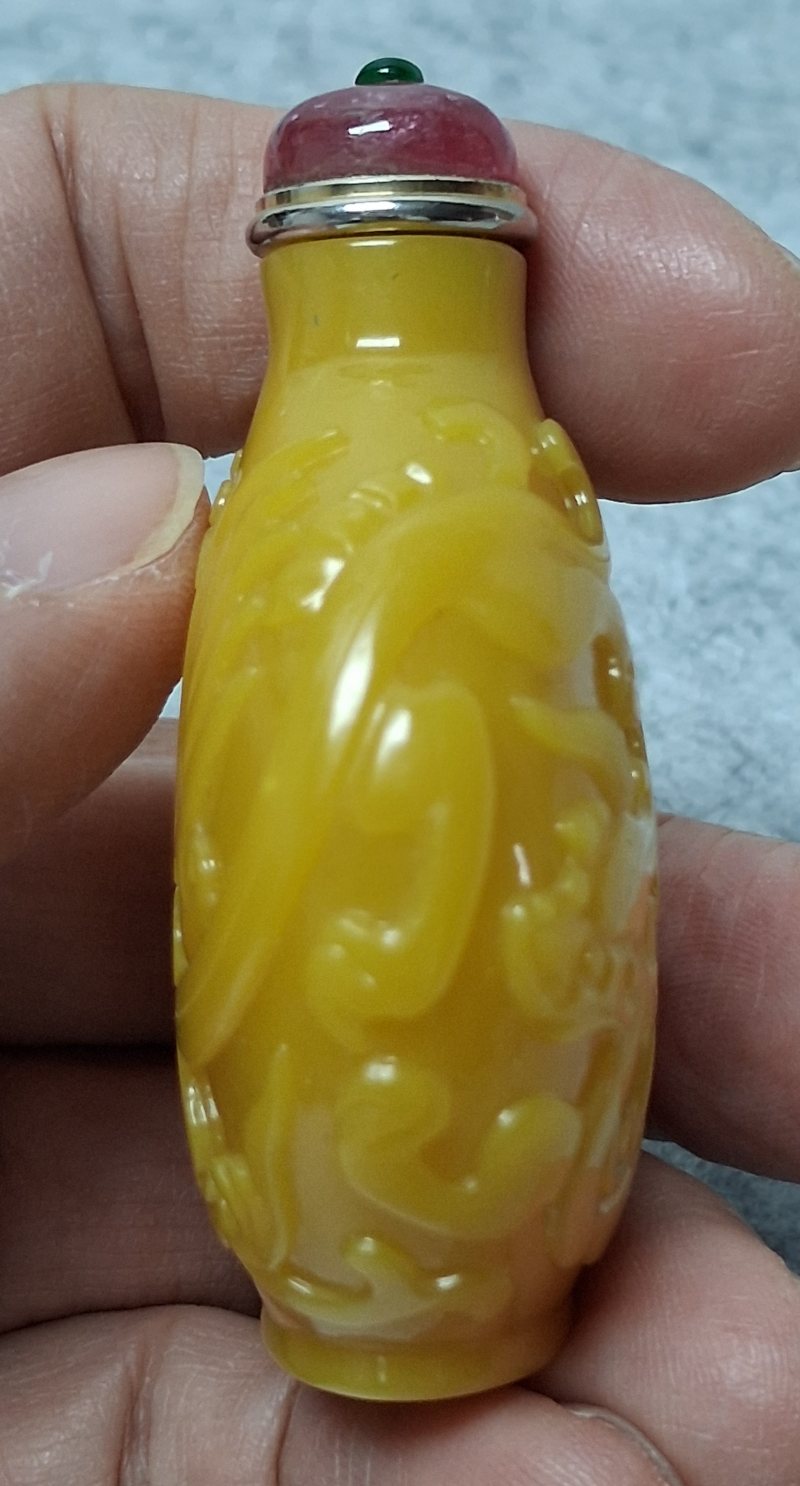 清乾隆黃料刻龍鳳紋鼻煙壺 - 图6