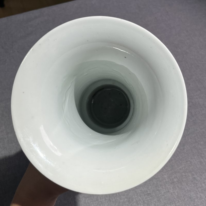 清晚期粉彩花卉花觚 - 图11