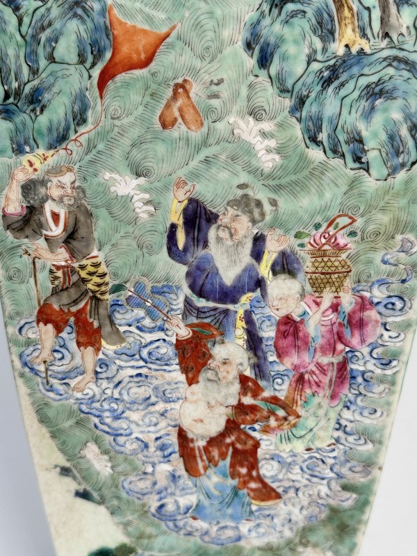 清中期 粉彩群仙祝寿双兽耳四方瓶 - 图5