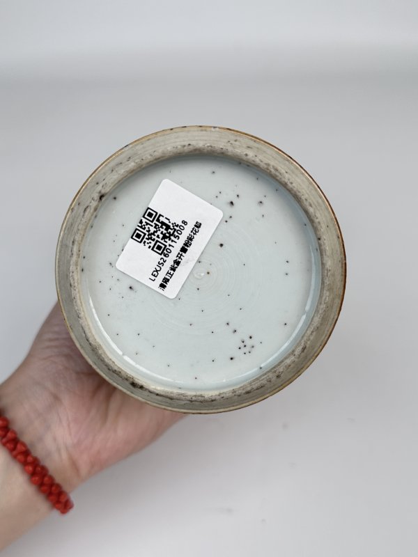 清雍正 酱釉粉彩开窗花卉纹花觚一对 - 图10
