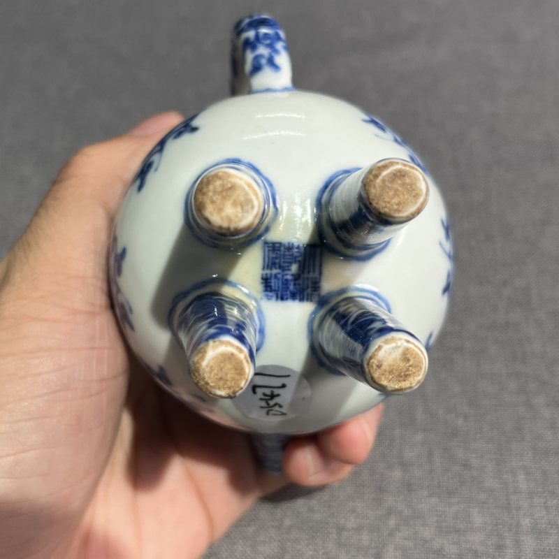 清晚期青花缠枝花卉八宝纹盉盒 - 图9