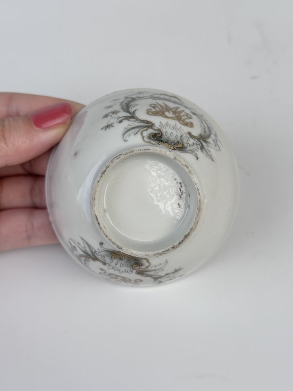 清雍正  墨彩家族徽章瓷茶园一对 - 图7