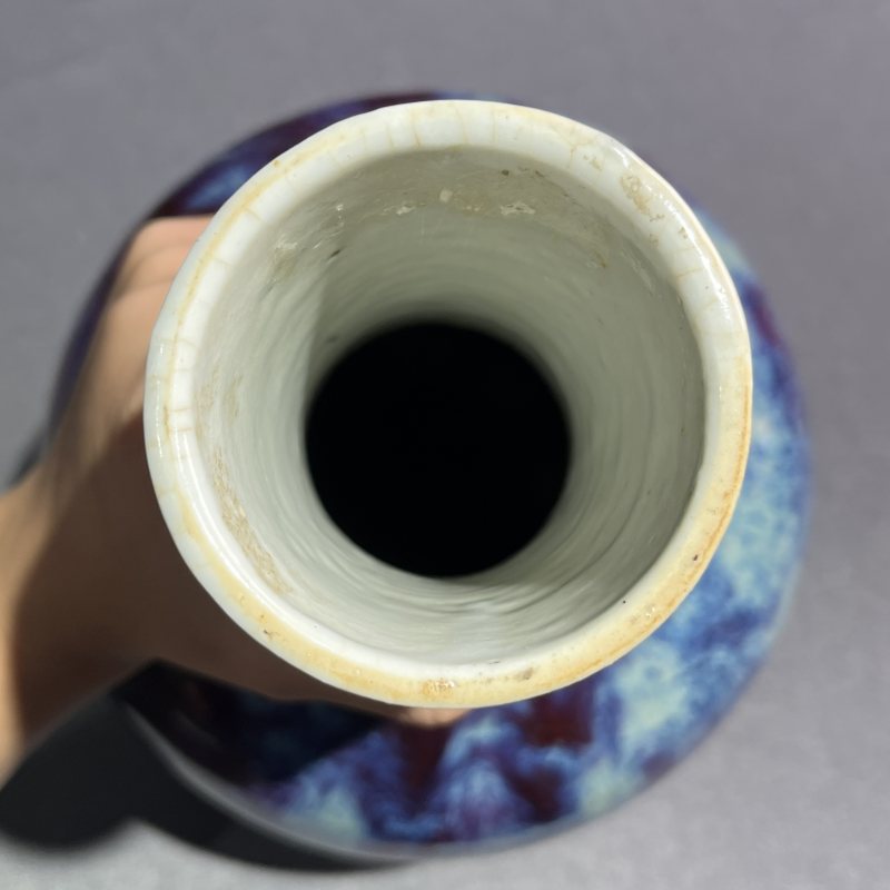 清中期红釉窑变天球瓶 - 图9