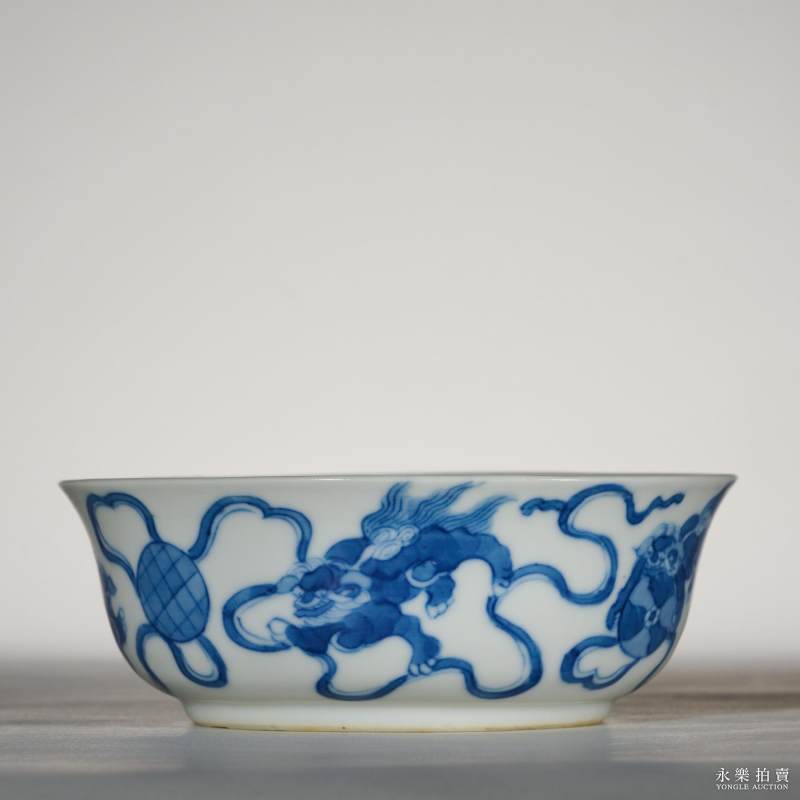 清光绪 青花狮子绣球碗