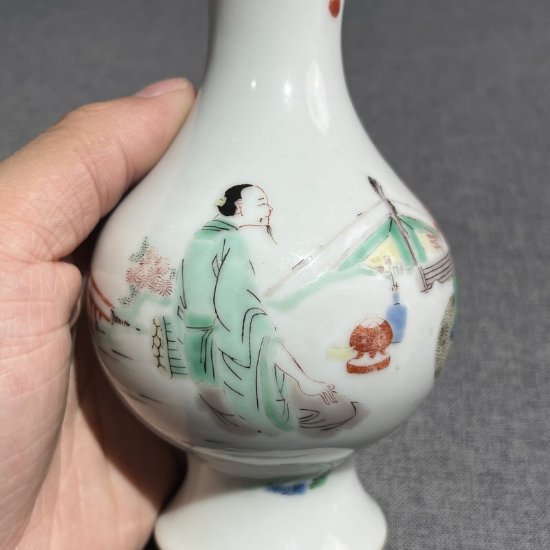 清康熙五彩人物故事赏瓶 - 图6