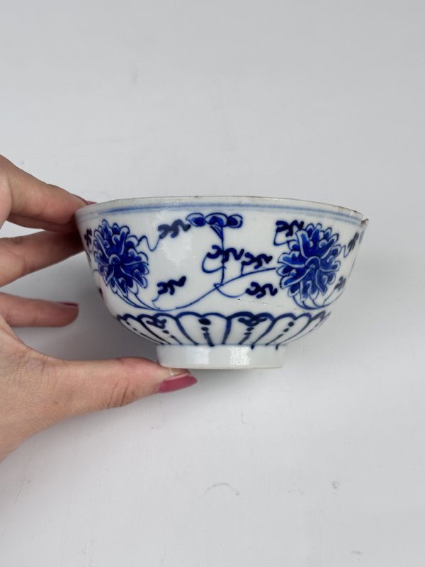 清宣统 青花缠枝莲纹碗 - 图3