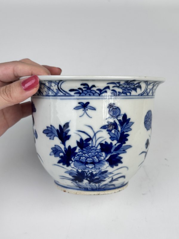 清晚期青花四季花卉纹花盆 - 图3