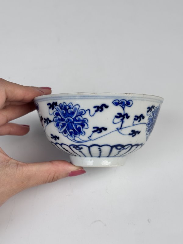 清宣统 青花缠枝莲纹碗 - 图4