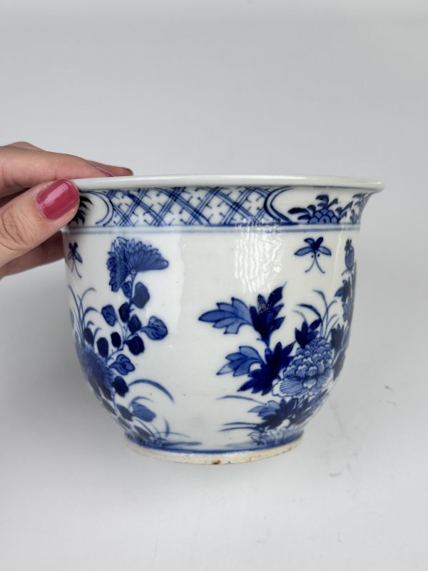清晚期青花四季花卉纹花盆 - 图4
