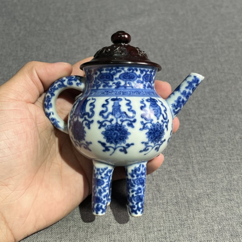 清晚期青花缠枝花卉八宝纹盉盒 - 图4