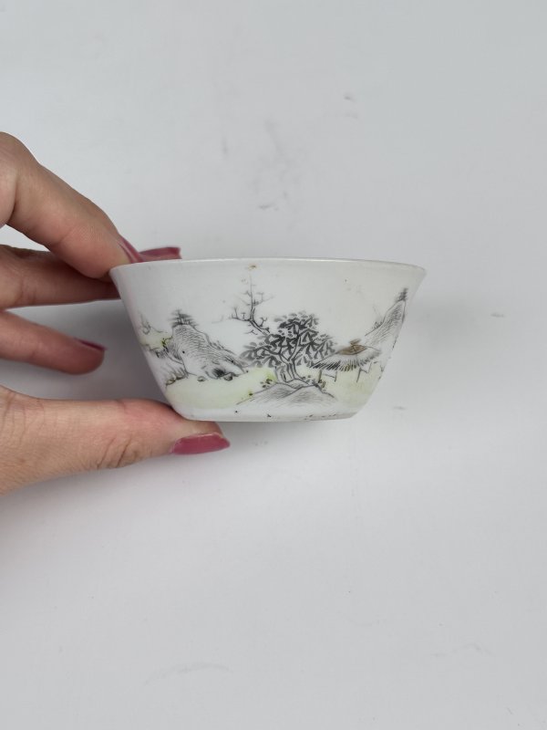 清雍正 墨彩山水纹马蹄杯 - 图2