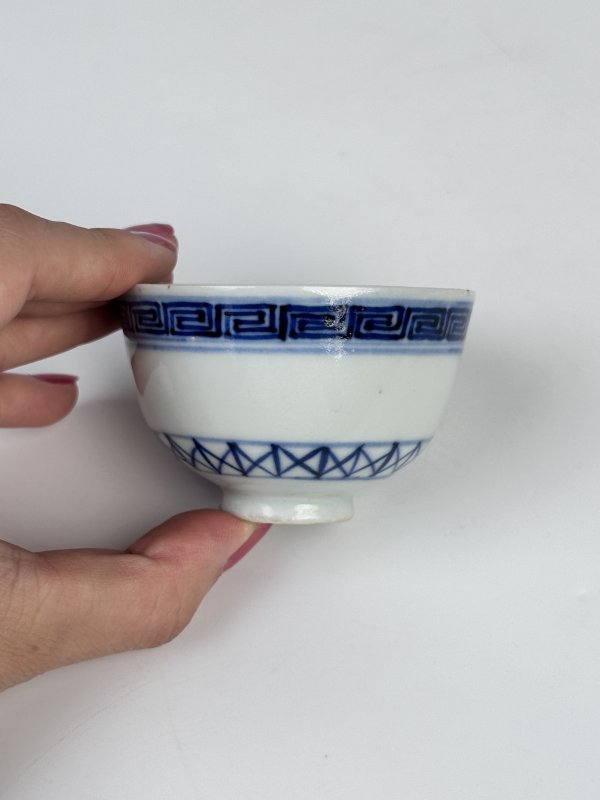 民国 青花中华珍品款茶杯 - 图2