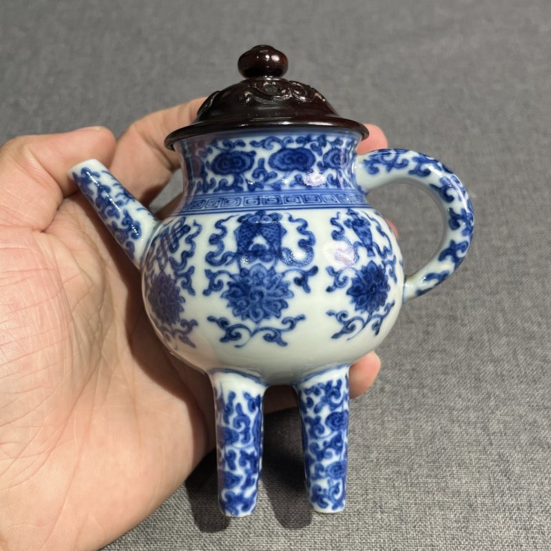 清晚期青花缠枝花卉八宝纹盉盒 - 图5