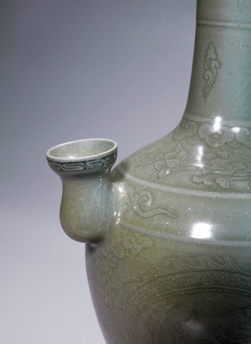 十二世紀高麗青瓷刻龍紋淨瓶 - 图3
