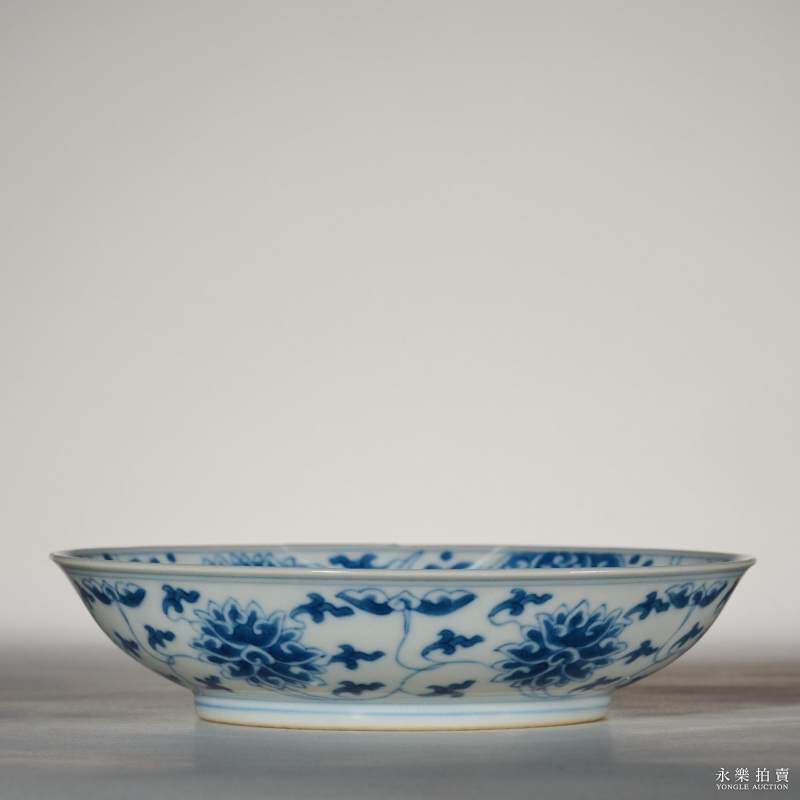 清道光 青花缠枝莲纹盘 - 图3