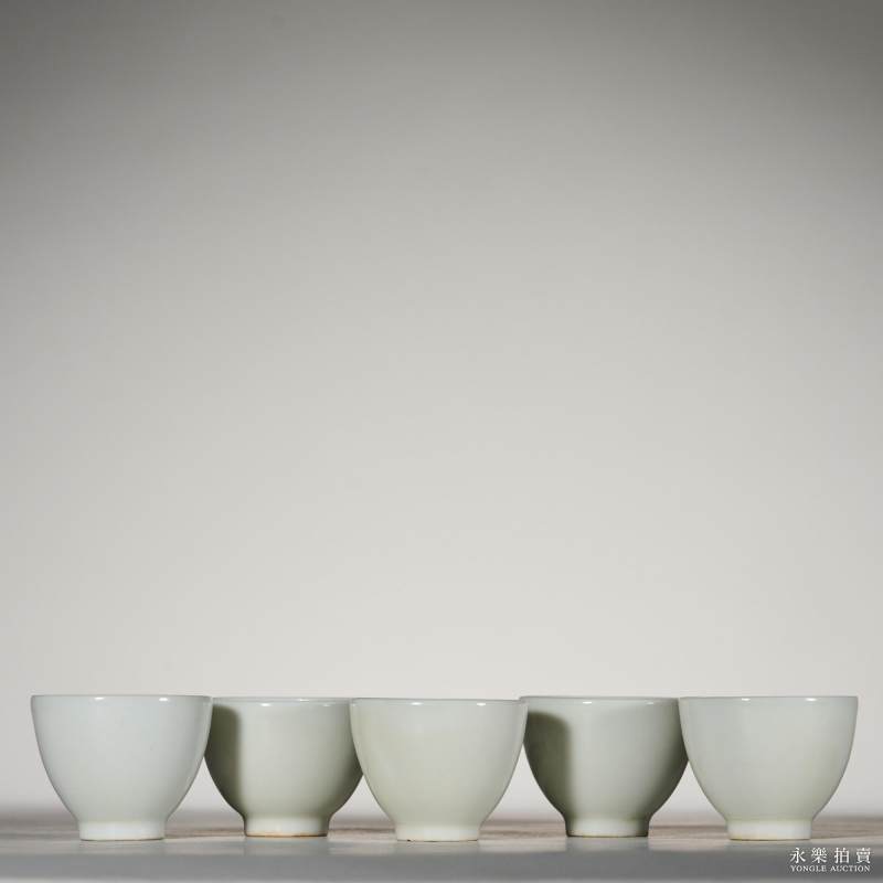清 白釉酒杯（五只）