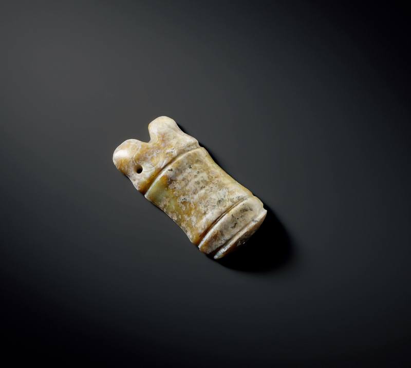 玉雕神人面紋飾