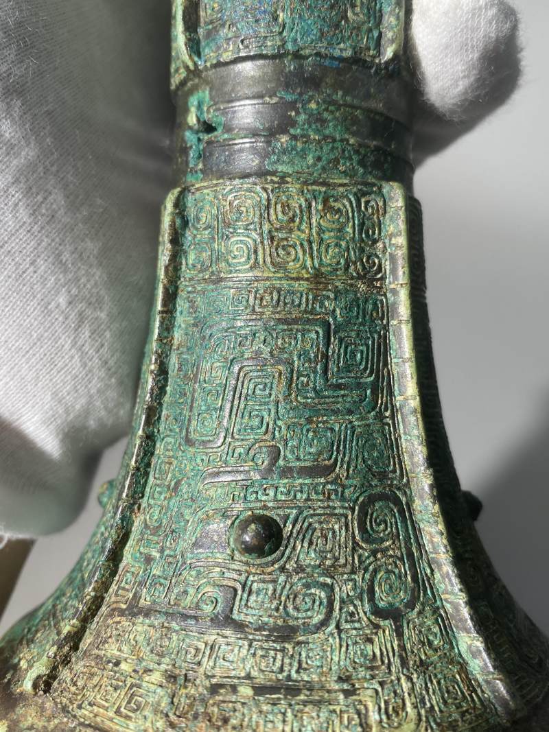 青銅「亞禽」獸面紋觚一對 - 图39
