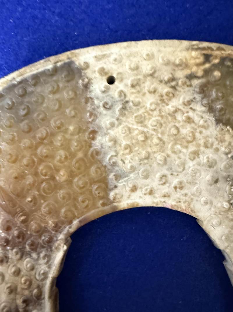 玉穀紋龍首璜 - 图8
