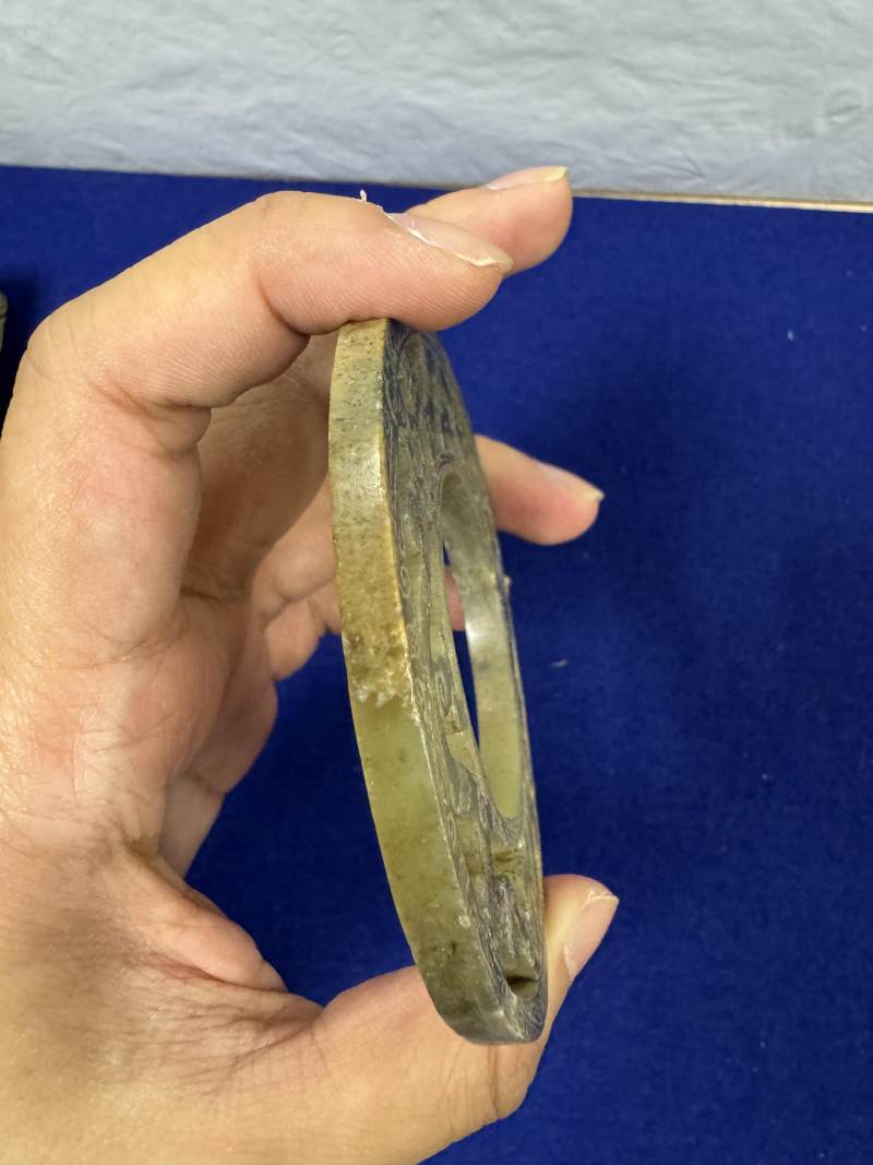 玉鏤雕人物龍紋環 - 图16