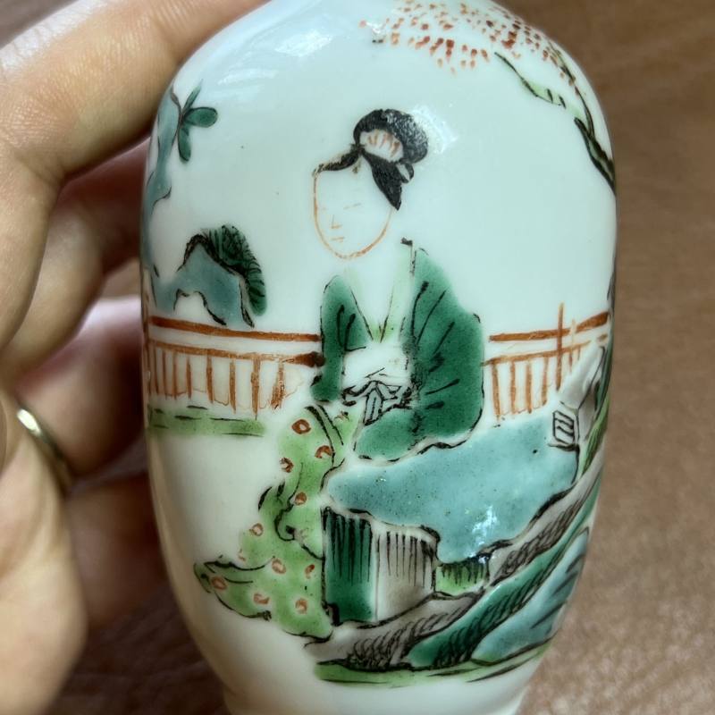 清光绪 “素云道人制”五彩庭院教子图鼻烟壶 - 图11