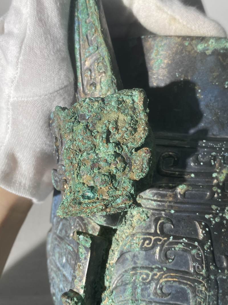 青銅「蛷辦」 獸面紋提梁卣 - 图30