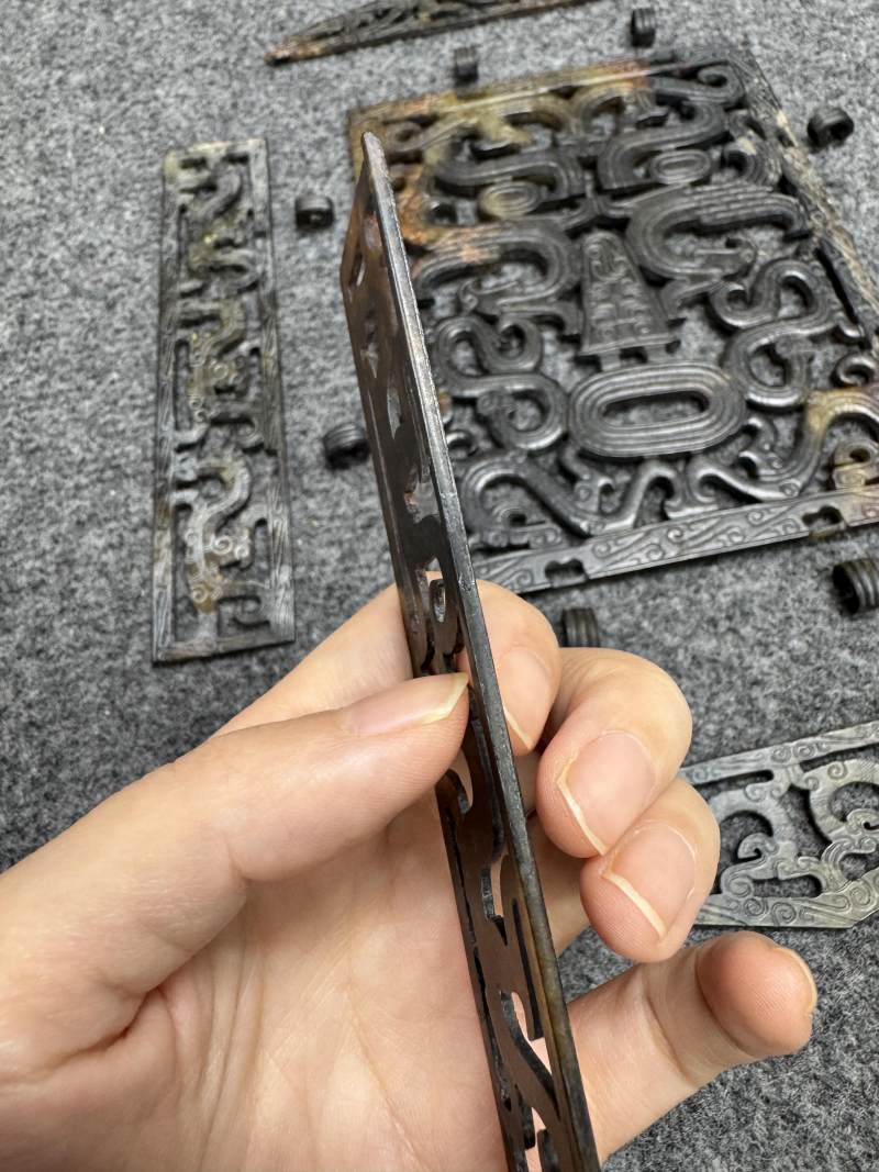 玉受沁鏤雕楚式獸面紋活環飾 - 图107